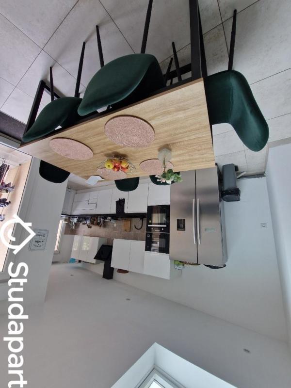 Chambre - 13 m² - 1 pièce