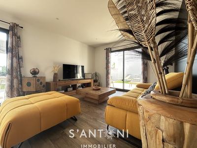 Maison - 97 m² - 4 pièces