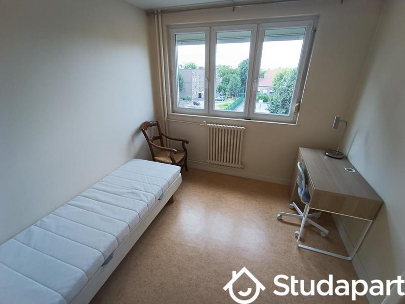 Chambre - 10 m² - 1 pièce