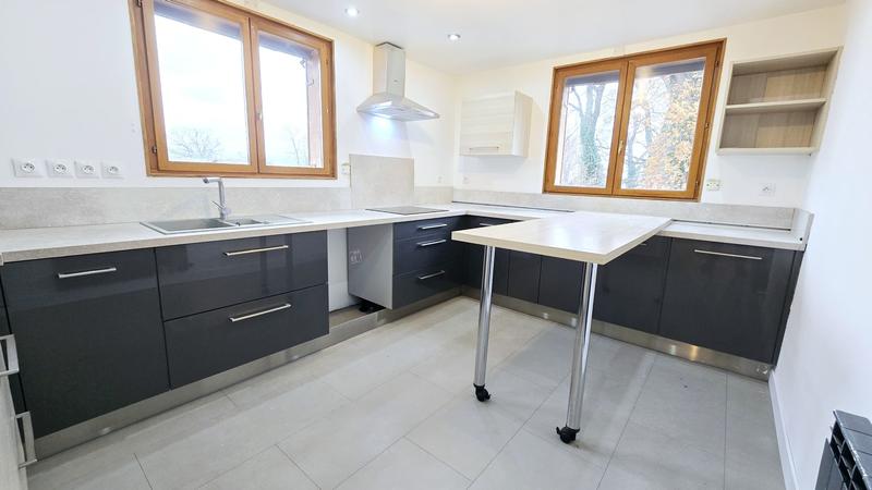 Maison - 252 m² - 6 pièces