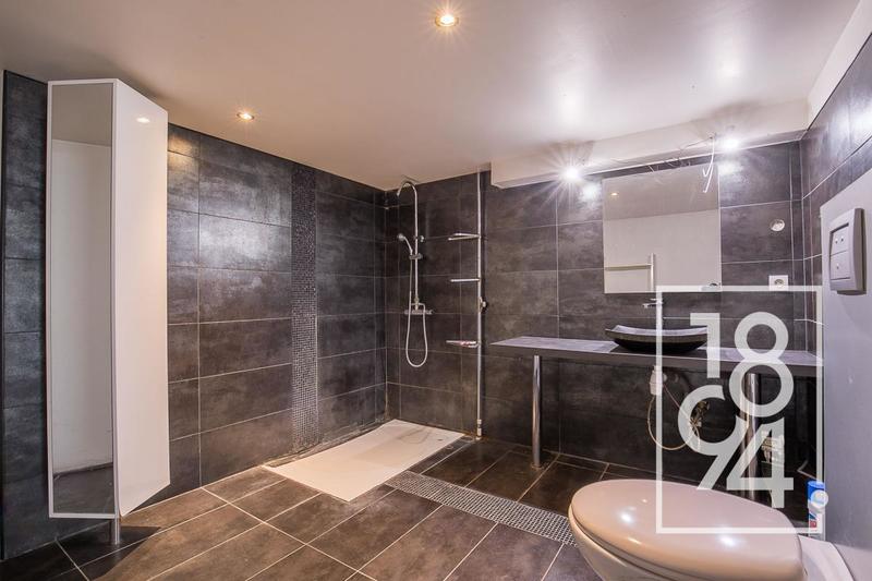 Maison - 209 m² - 3 pièces