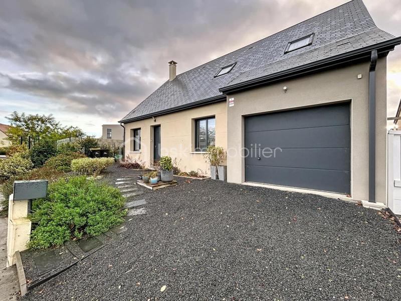 Maison - 95 m² - 5 pièces