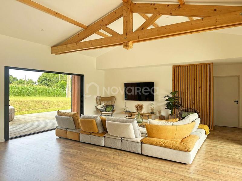 Maison - 140 m² - 5 pièces