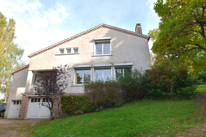 Maison - 254 m² - 12 pièces
