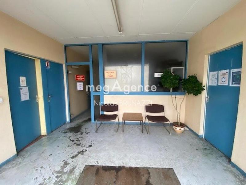 Local commercial - 2 112 m² - 8 pièces