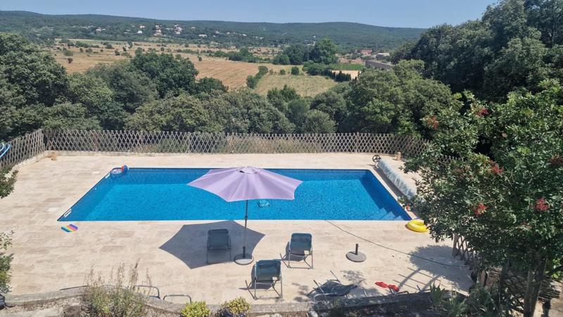 Maison - 252 m² - 8 pièces