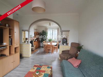 Maison traditionnelle - 132 m² - 8 pièces