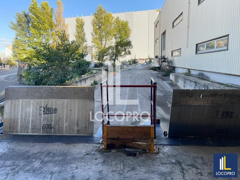Local d'activité / Entrepôt - 2 092 m²