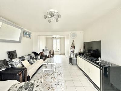 Maison - 180 m² - 8 pièces