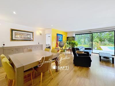 Maison - 181 m² - 7 pièces