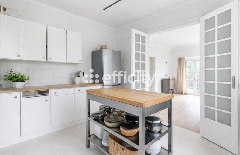 Maison - 180 m² - 8 pièces