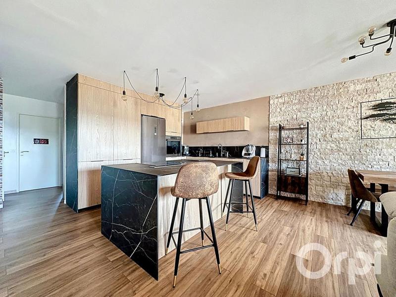 Appartement - 80 m² - 4 pièces