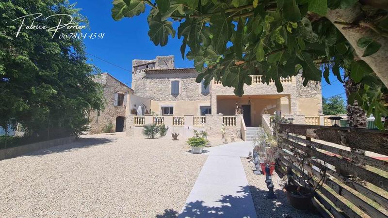 Maison - 290 m² - 10 pièces