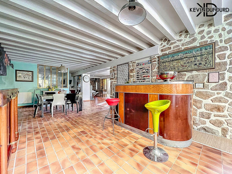 Maison - 200 m² - 7 pièces