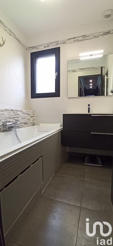 Maison - 94 m² - 4 pièces