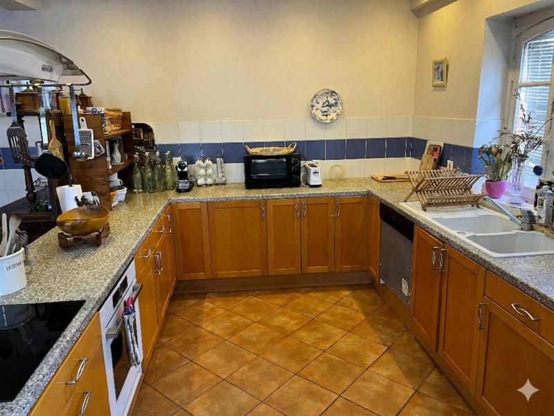 Propriété - 579 m² - 17 pièces