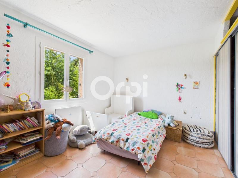 Maison - 245 m² - 8 pièces