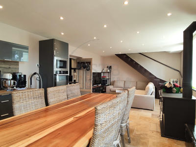 Maison - 85 m² - 4 pièces