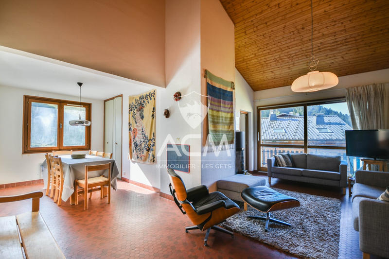 Appartement - 100 m² - 6 pièces