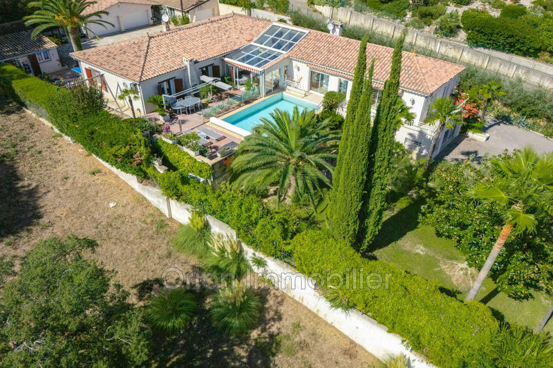 Villa - 300 m² - 9 pièces