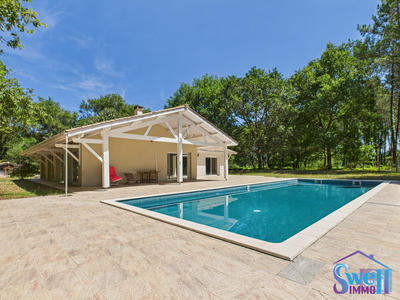 Maison contemporaine - 272 m² - 9 pièces