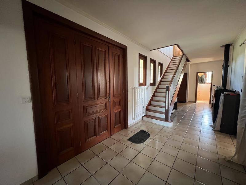 Maison - 256 m² - 7 pièces