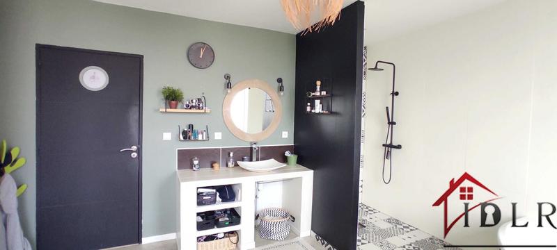 Maison - 220 m² - 6 pièces