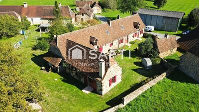 Maison - 240 m² - 9 pièces