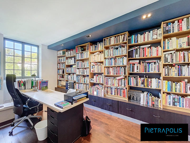 Appartement - 177 m² - 6 pièces