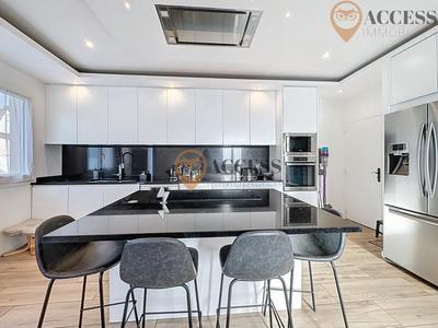 Maison - 110 m² - 6 pièces