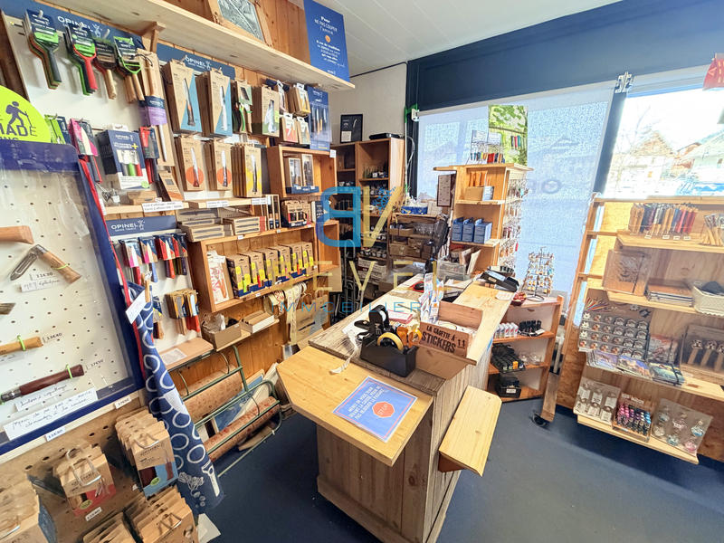 Local commercial - 67 m² - 3 pièces