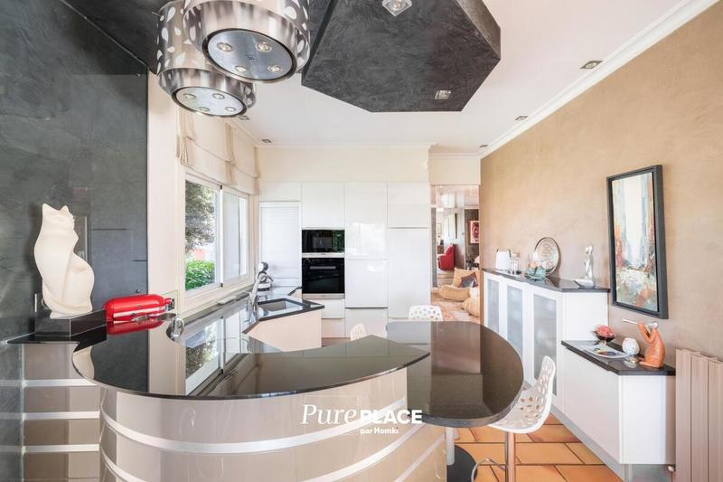 Propriété - 166 m² - 5 pièces