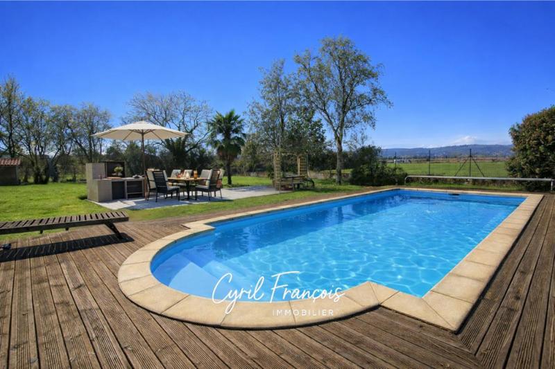 Maison - 210 m² - 8 pièces