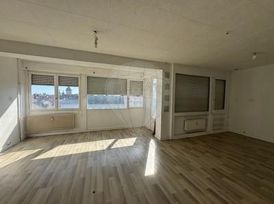 Appartement - 97 m² - 4 pièces