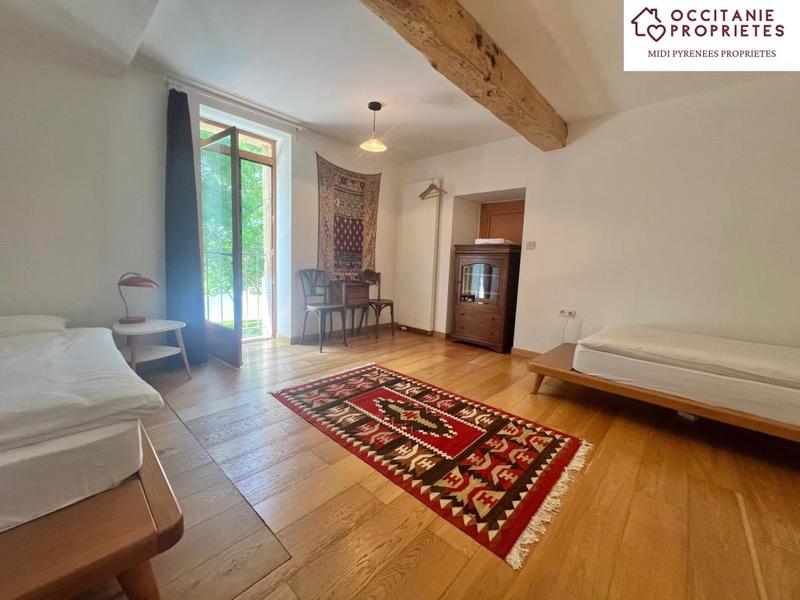 Propriété - 403 m² - 17 pièces