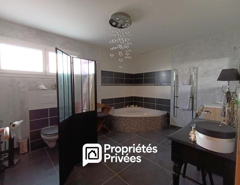 Maison - 159 m² - 6 pièces