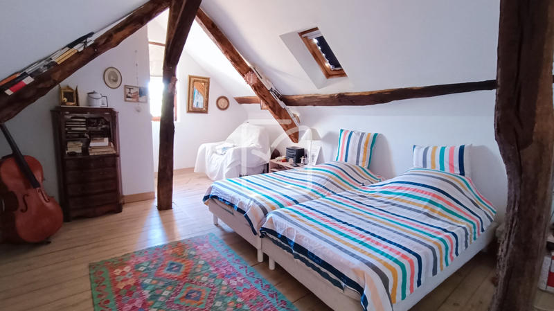 Maison - 205 m² - 7 pièces