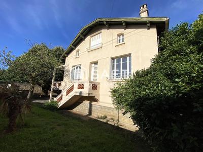Maison de maîtres - 176 m² - 10 pièces