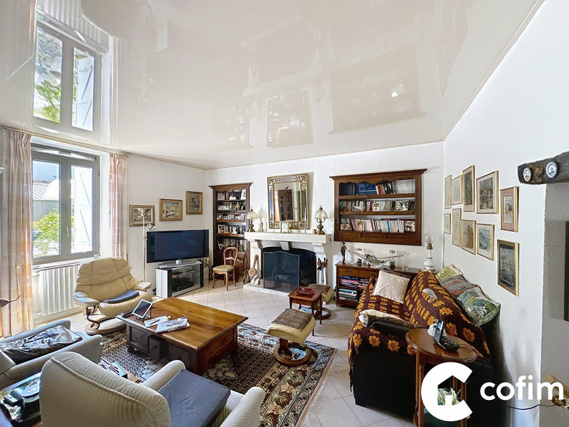 Maison - 185 m² - 7 pièces