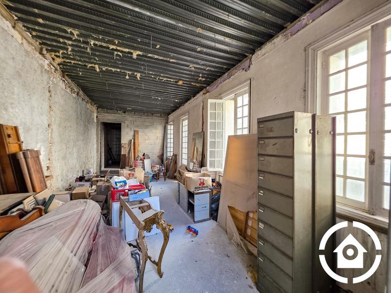 Maison - 310 m² - 8 pièces