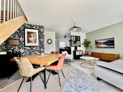 Maison - 81 m² - 5 pièces