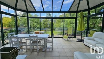 Maison - 240 m² - 10 pièces