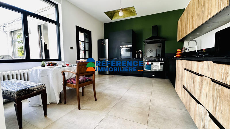 Maison - 210 m² - 5 pièces