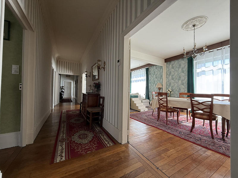 Appartement - 193 m² - 6 pièces