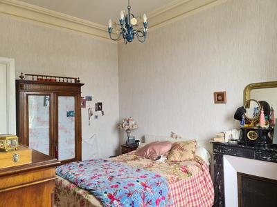 Maison - 220 m² - 6 pièces