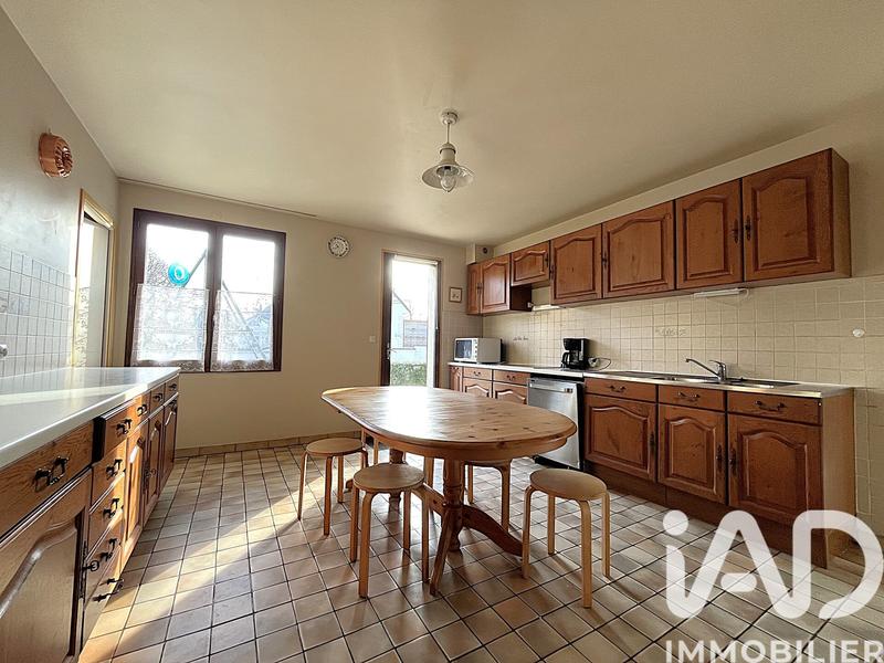 Maison - 261 m² - 9 pièces