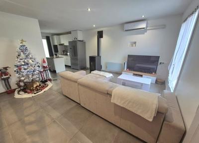 Maison - 93 m² - 4 pièces