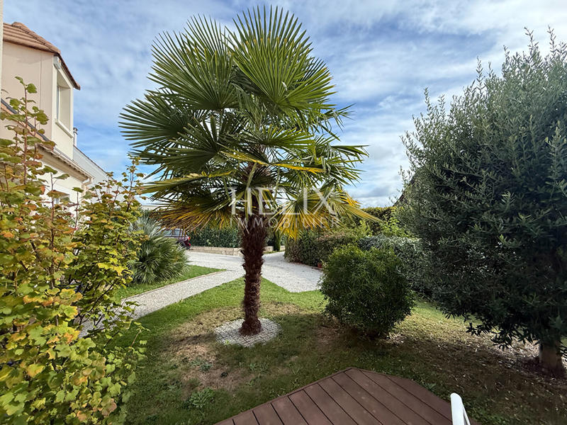 Maison - 200 m² - 6 pièces