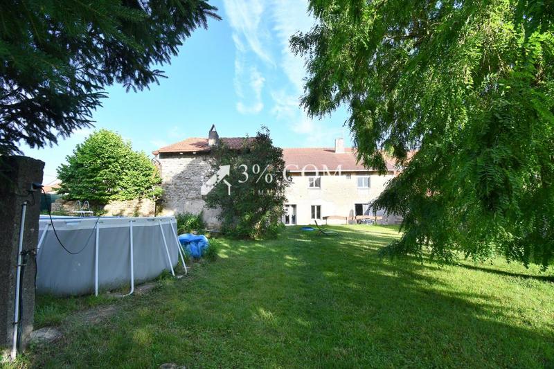 Maison de village - 390 m² - 7 pièces