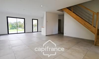 Maison - 99 m² - 5 pièces